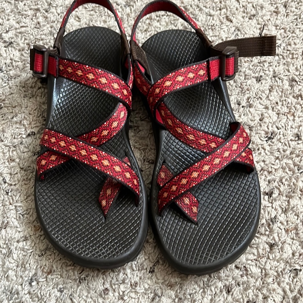 Chaco Sandals Brown Red W8 Vibram Soles Tribal Print